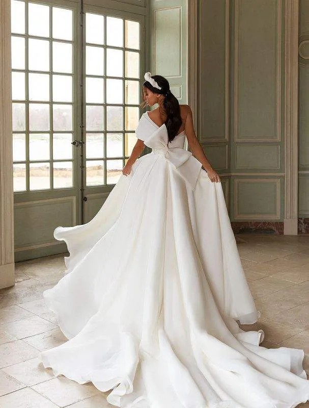 Delightful White Wedding Dress