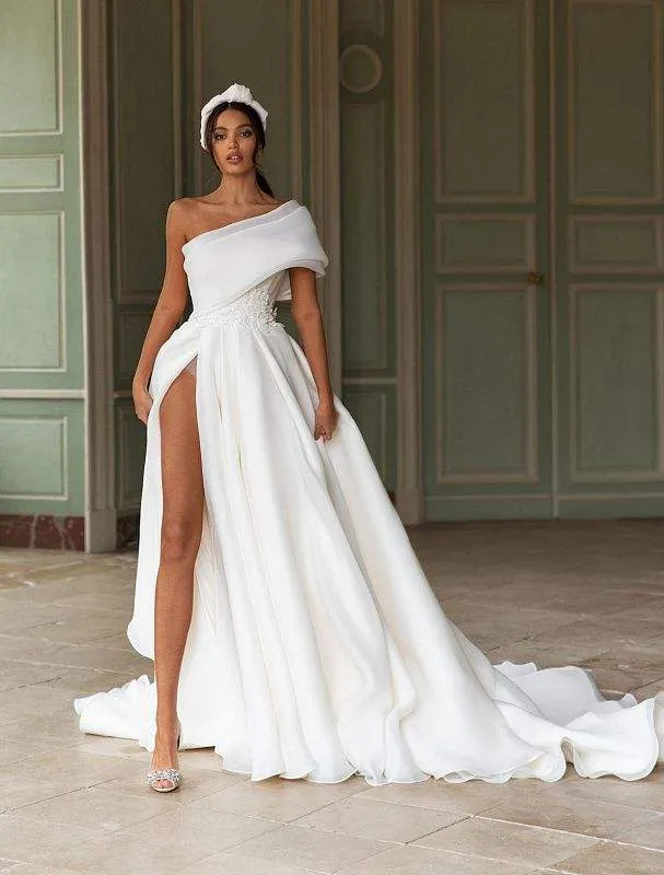Delightful White Wedding Dress