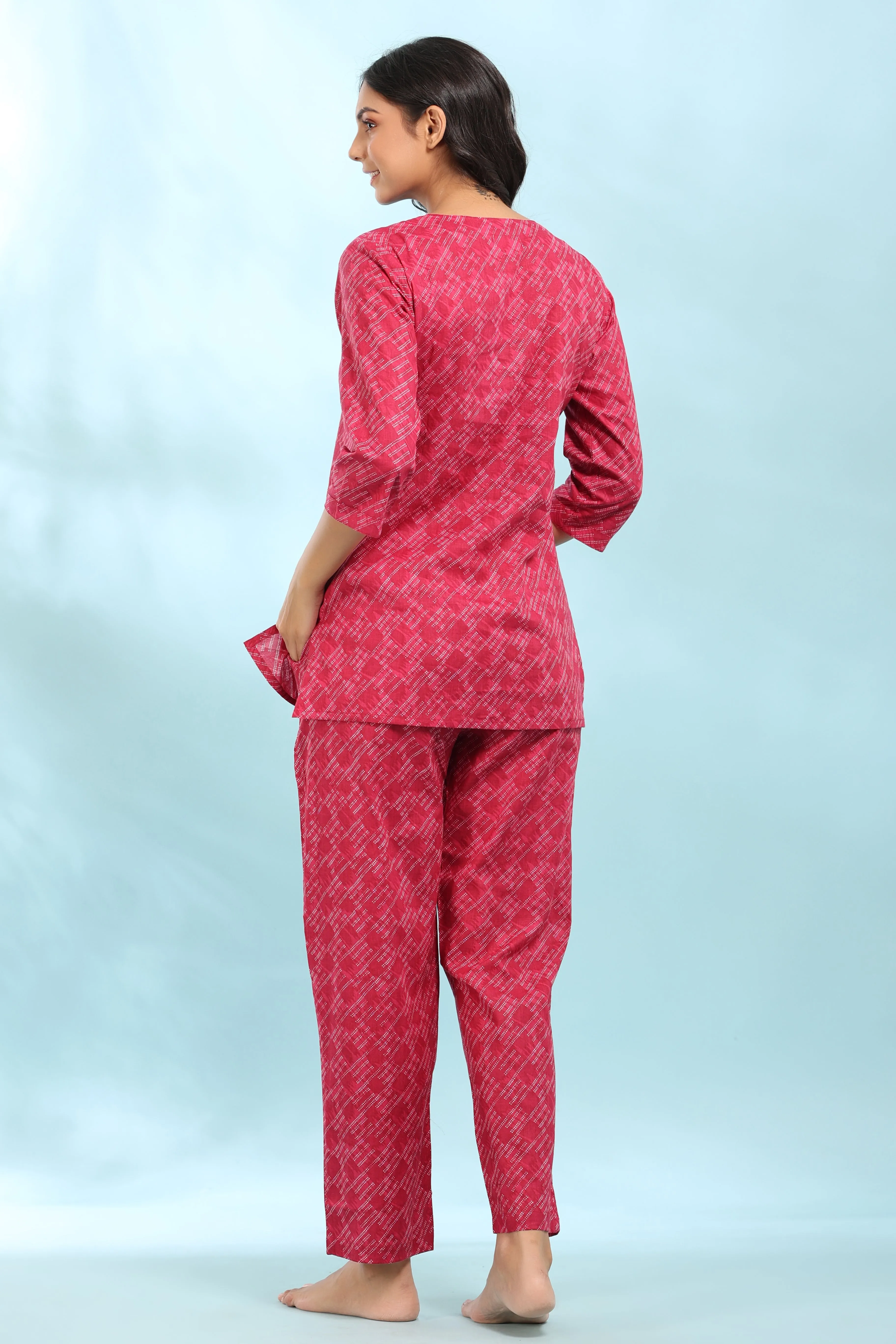 Geometrical Shibori Boxes On Pink Loungewear