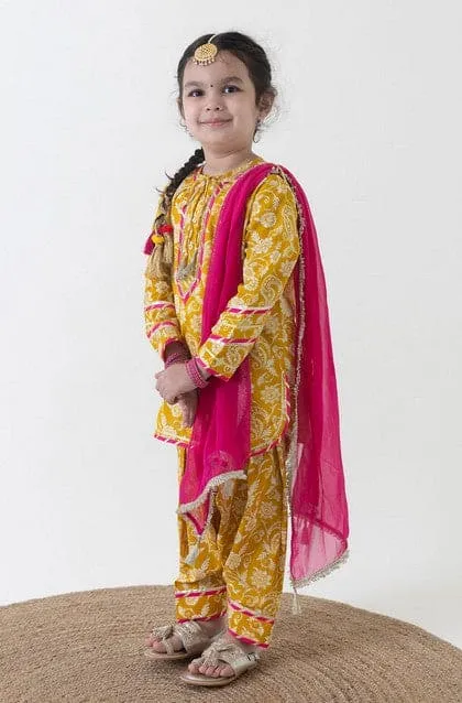 Girl Floral Jaal Suit Set - Yellow