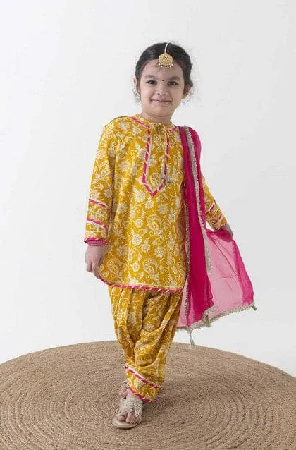 Girl Floral Jaal Suit Set - Yellow