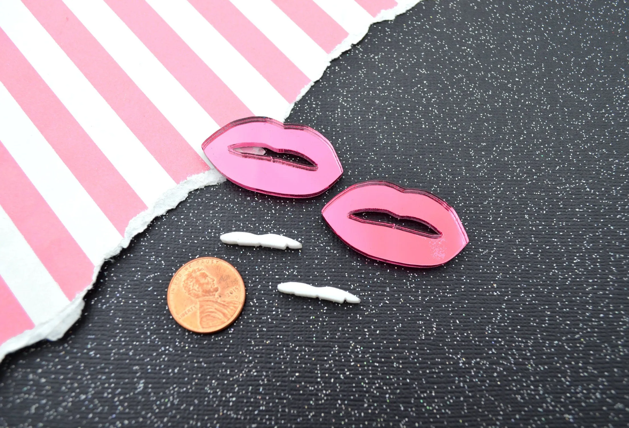 PINK MIRROR LIPS -  Mirrored with White Teeth - 1 Pair - Cabochons - Laser Cut Acrylic